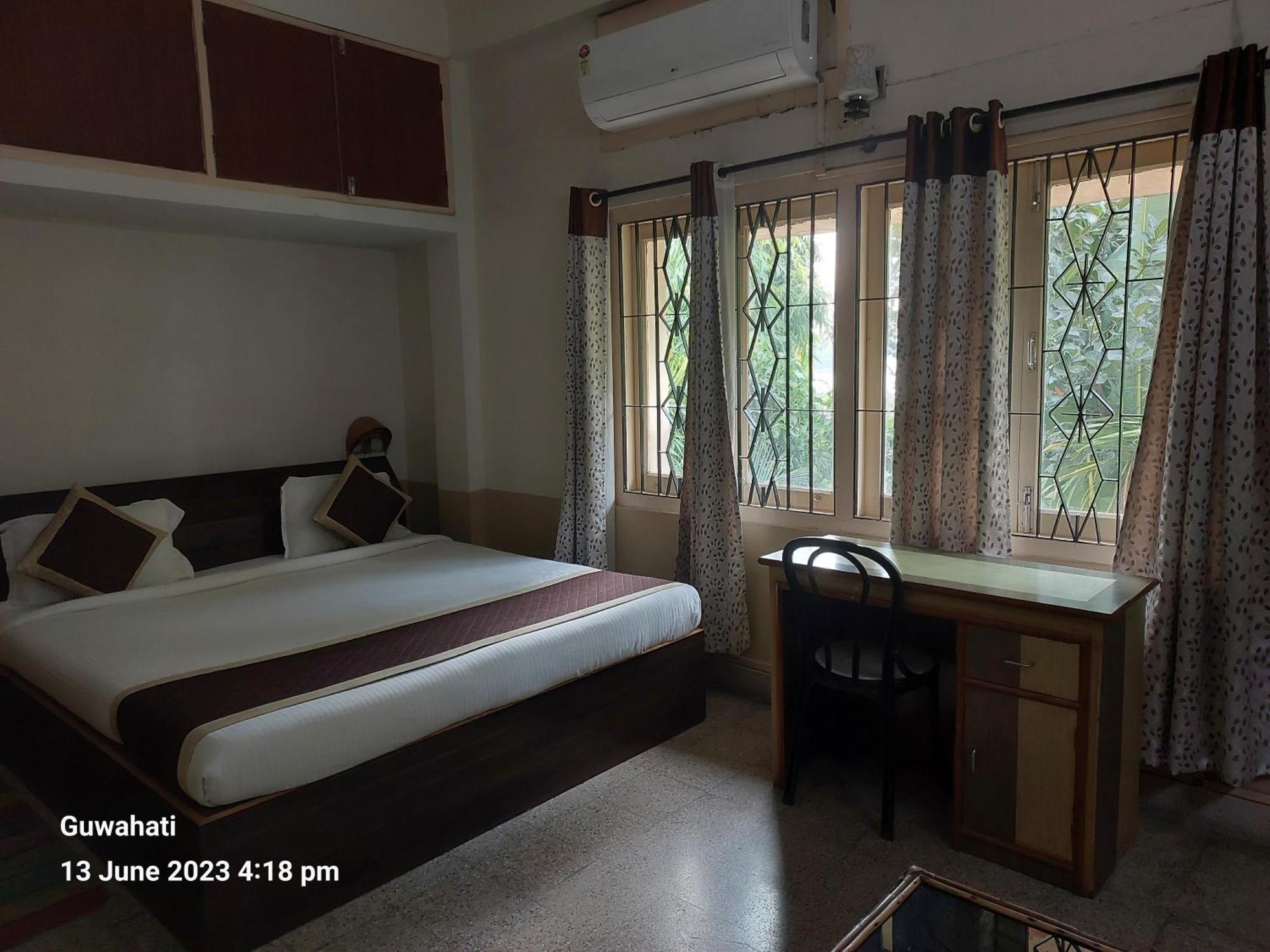 Riverview Guest House Guwahati Exteriör bild