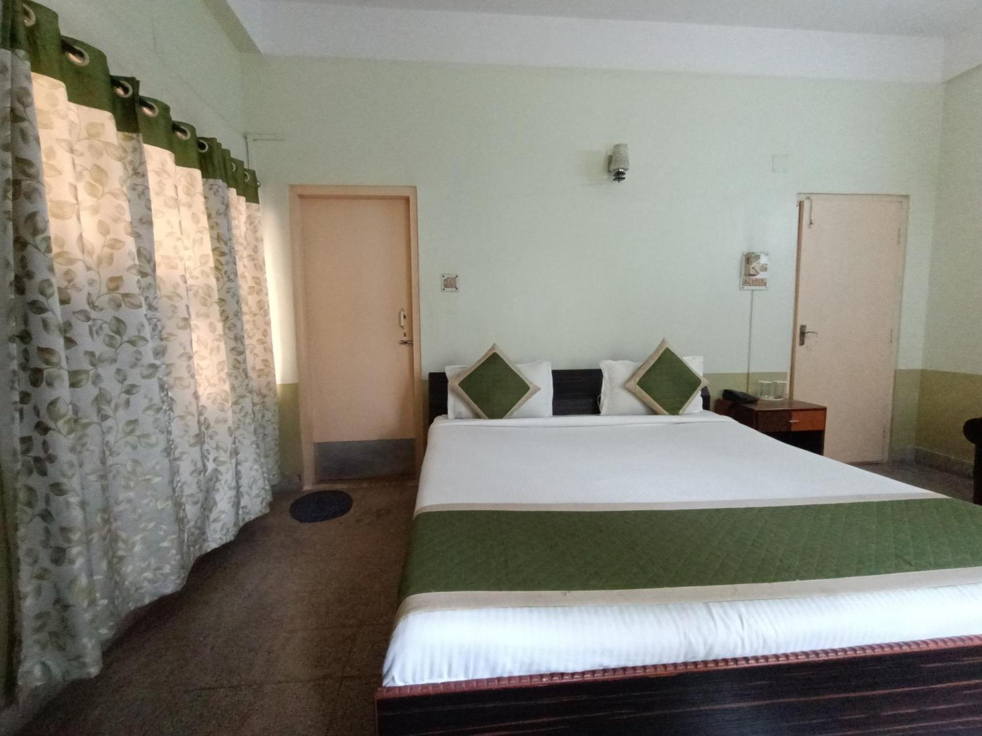 Riverview Guest House Guwahati Exteriör bild